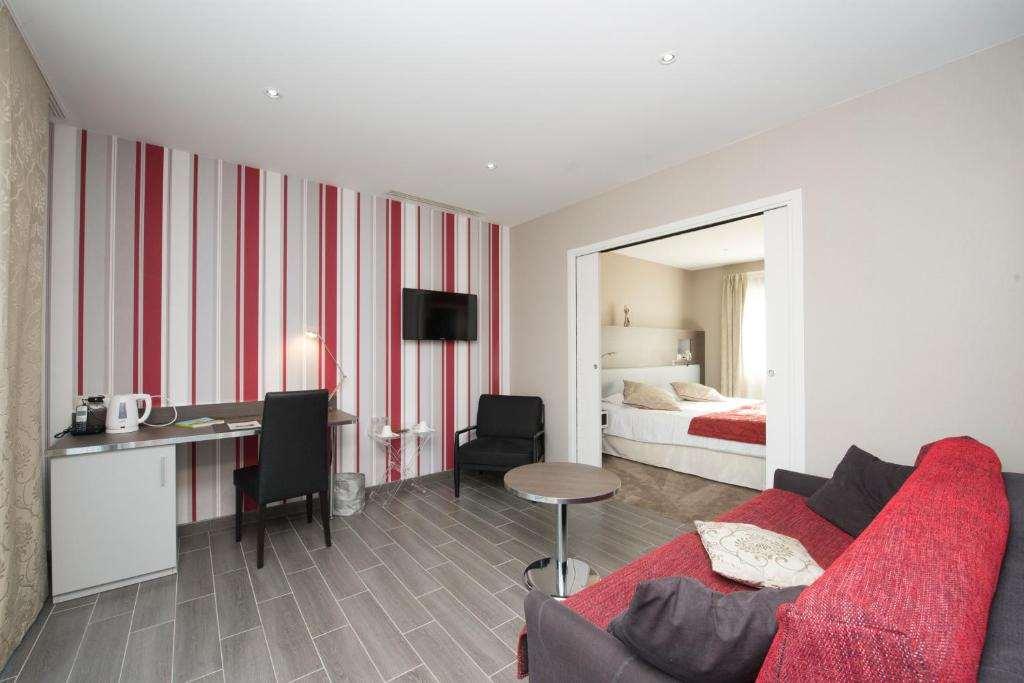 Logis Auberge Bienvenue Doué-la-Fontaine Kamer foto