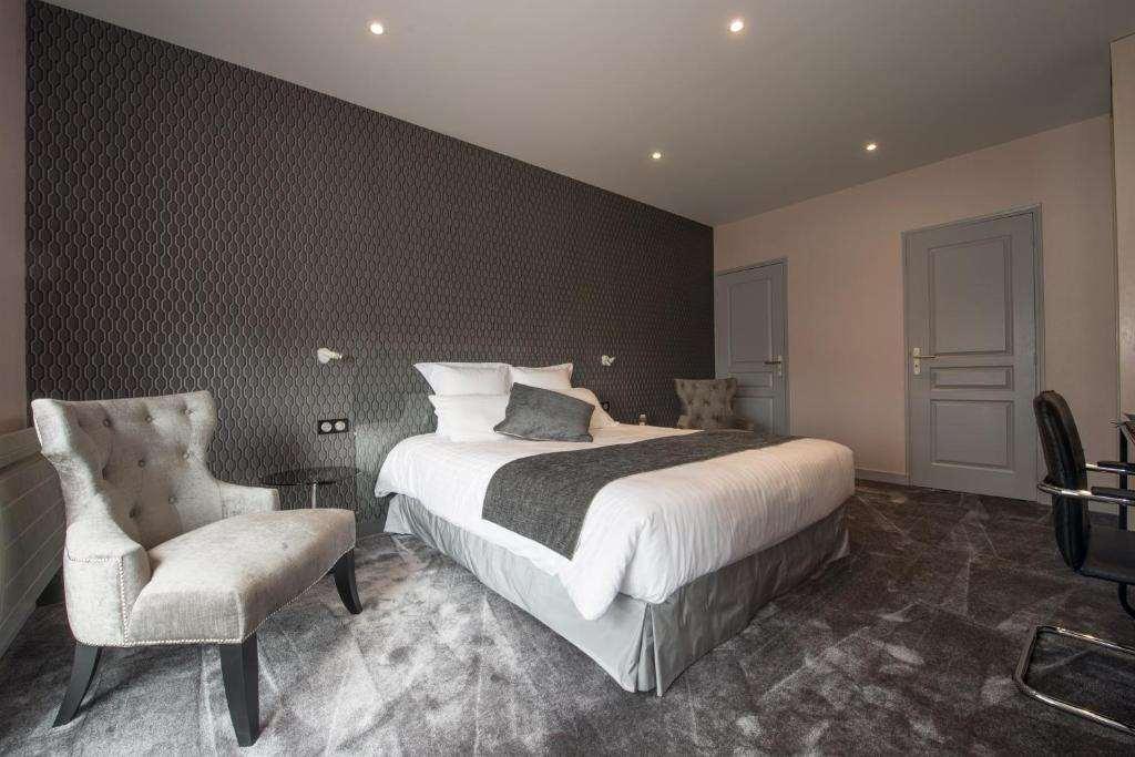 Logis Auberge Bienvenue Doué-la-Fontaine Kamer foto