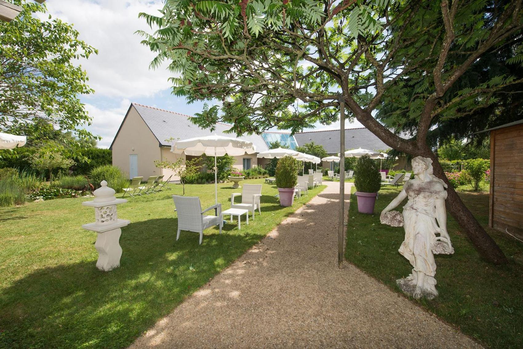 Logis Auberge Bienvenue Doué-la-Fontaine Buitenkant foto